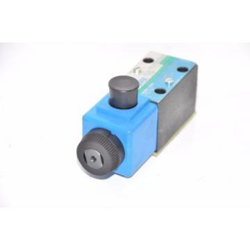 Vickers DG4V-3S-2A-M-U-B5-60 Hydraulic Directional Valve 02-109632