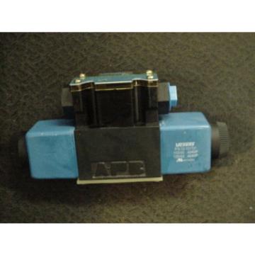 origin Eaton Vickers Hydraulic Solenoid Valve 02-109577 DG4V-3S-2N-M-FW-B5-60