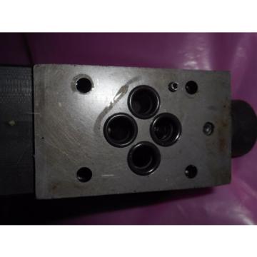 VICKERS HYDRAULIC DIRECTIONAL CONTROL VALVE DG17-3-6C-60