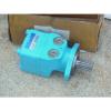 TOKIMEC VICKERS  HYDRAULIC MOTOR CR-06-2S3-DU-JA BLUE Origin