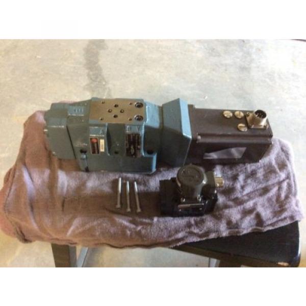 Rexroth Hydraulics servo valve, # 4WRDU 16 W200L-52/6L15K9/VR, free shipping #1 image