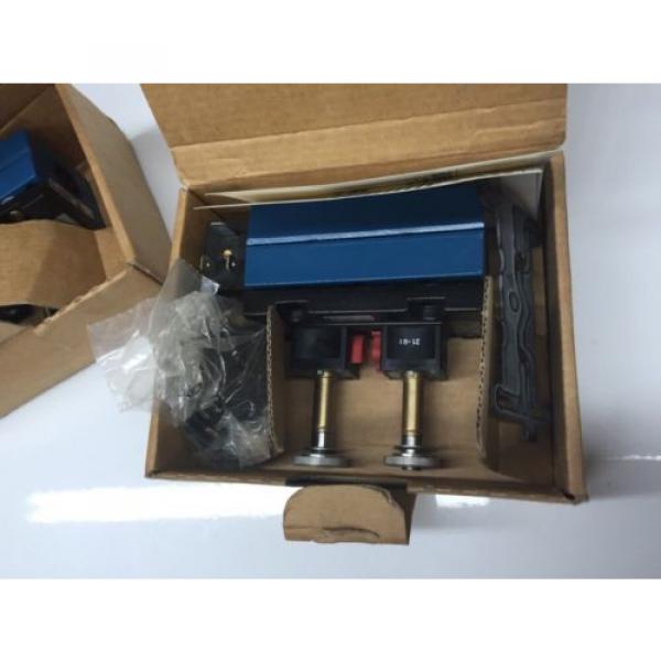 Origin REXROTH 581-252-100-0 MECMAN 581 SERIES 24V-DC SOLENOID VALVE B406365 #1 image