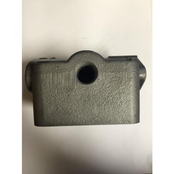 Vickers - Part  313657 Cover for Vane Type Single Pump V20-P #5 image