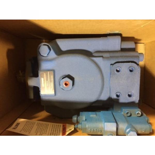 VICKERS 02-152496 PVH131CRF13S10CM7V31 HYDRAULIC PUMP Origin IN BOX #1 image