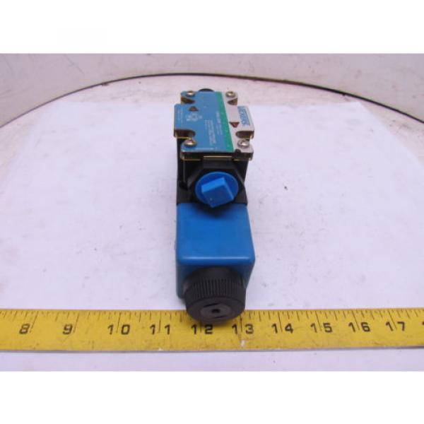 Vickers DG4V-35-33C-MFPA5WL-B5-60 Hydraulic Valve 120V 5pin Connector #2 image