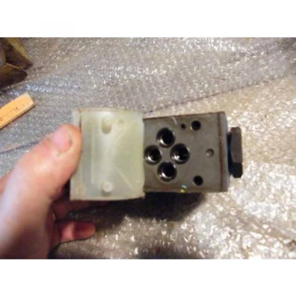 Vickers DGV432AMFTWLB660 Hydraulic Valve DGV4 #2 image