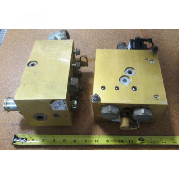 Lot of 2  EATON VICKERS HYDRAULIC MANIFOLD ASSY # MCD-7186 amp; MCD-7942 #8 image