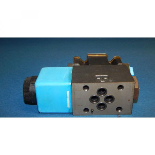 Vickers DG4V-3S-OBL-M-FW-B5-60 Hydraulic Directional Valve 51/2#034;Inch NPT #10 image