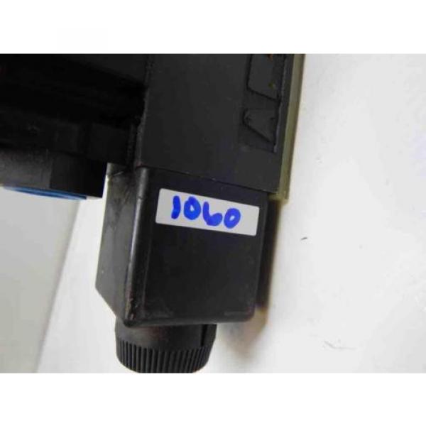 origin Vickers DG4V-3S-6C-VM-FW-B5-60 Hydraulic Directional Valve 120VAC coil #5 image