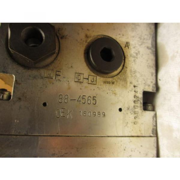 Vickers 627032 02 Aluminum Hydraulic Manifold 7 Station D03  180989 89-4-3-6508 #9 image