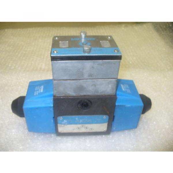 VICKERS SOLENOID VALVE P/N 868982 #1 image