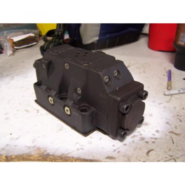 Origin VICKERS DG5S-8-2A-E-M-FW-B5-30 HYDRAULUIC DIRECTIONAL VALVE 3000 PSI #2 image