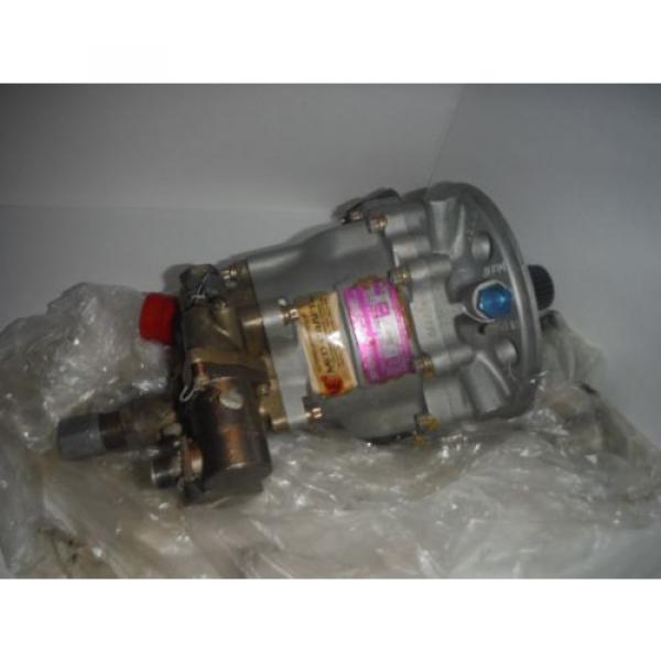 Sperry Vickers hydraulic pump PV3-160-4 MODEL PART # 371380 read ad B 4 bidding #4 image