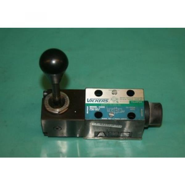 Vickers, DG17V-3-6C-60, Manual Directional Control Hydraulic Valve Origin #2 image