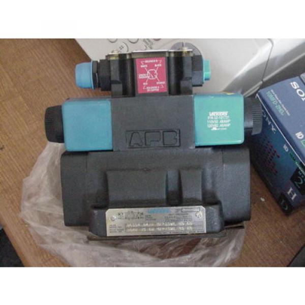 Origin VICKERS DG4V-3S-6N-MFPA5WL-B5-60 120V SOLENOID HYDRAULIC VALVE + DG5S4-042N #1 image