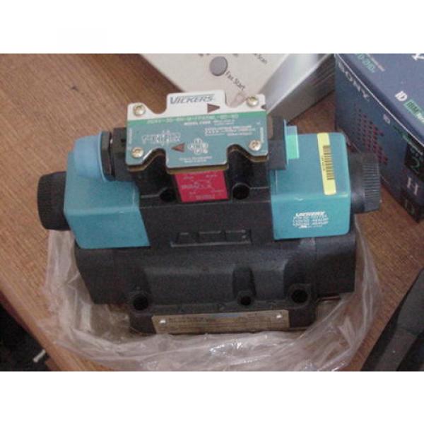 Origin VICKERS DG4V-3S-6N-MFPA5WL-B5-60 120V SOLENOID HYDRAULIC VALVE + DG5S4-042N #2 image