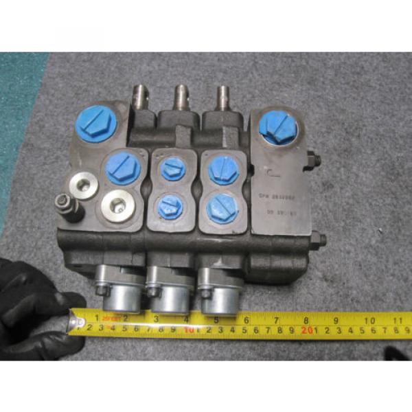 Origin CLARK 3 SPOOL CONTROL VALVE # 2812862 VICKERS 02-330183 #1 image