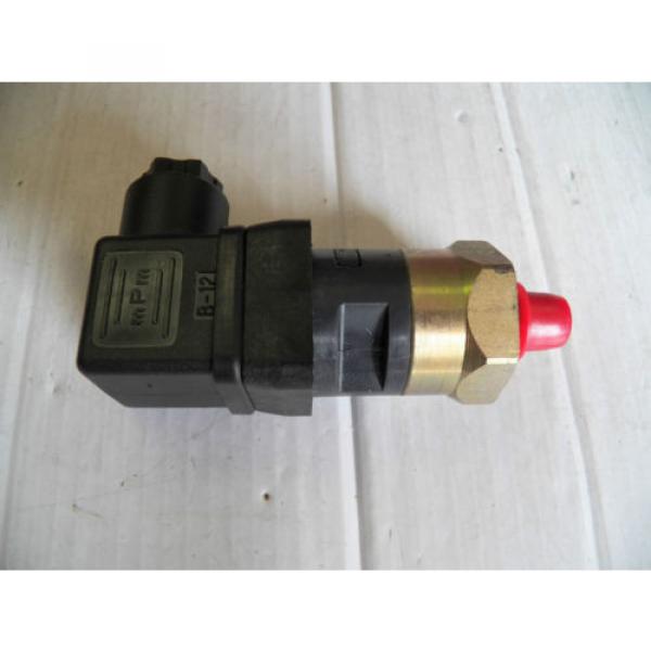 Origin VICKERS CONTROL VALVE P-233051-01 P23305101 P-233051-01H P23305101H 18 PSI #4 image