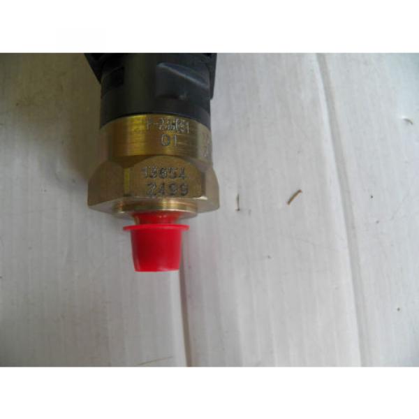 Origin VICKERS CONTROL VALVE P-233051-01 P23305101 P-233051-01H P23305101H 18 PSI #6 image