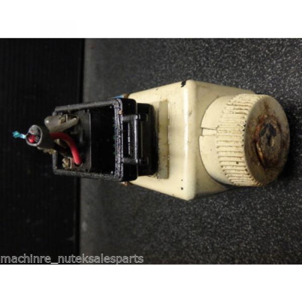 VICKERS Solenoid Controlled Valve DG4V-3S-2A-M-U-B5-60_DG4V3S2AMUB560 - USED #5 image