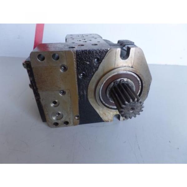 MAZAK NACHI HYDRAULIC MOTOR PI-0B-87-2GS0L1-8579A MAZAK SQT-200 #1909M #2 image