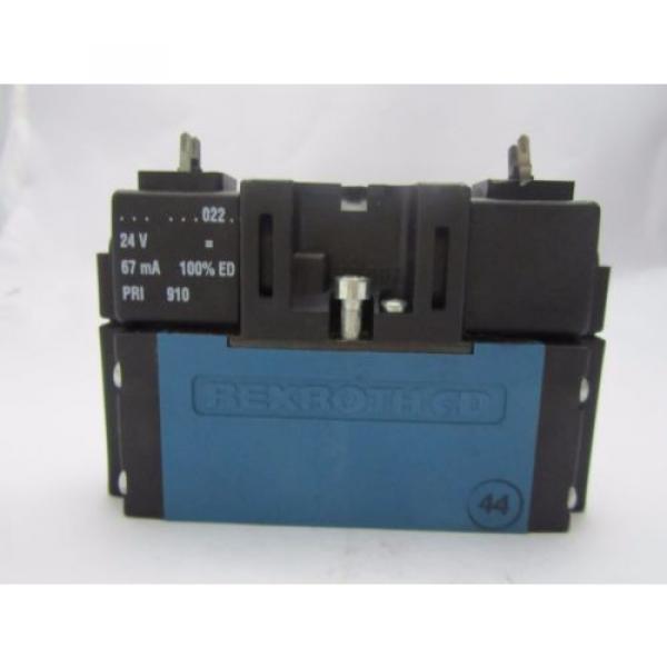 5763810220 AVENTICS Rexroth - CD01 - 5/3EC - 024DC Pneumtic Directional Valve #1 image