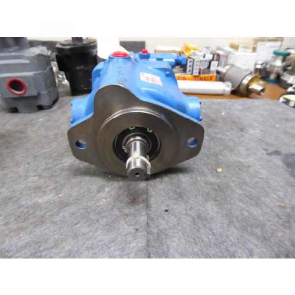 NEW EATON VICKERS PISTON PUMP PVQ32-B2R # 02-341682 #2 image