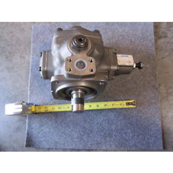 Origin VICKERS PISTON PUMP VVS2-32-RF-RM-30-D-CW-10 # 02-359864 #1 image