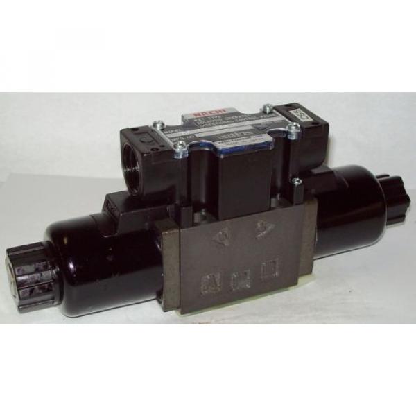 D03 4 Way 4/3 Hydraulic Solenoid Valve i/w Vickers DG4V-3-33C-WL-H 24 VDC #1 image